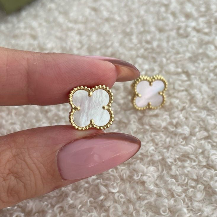 Clover studs