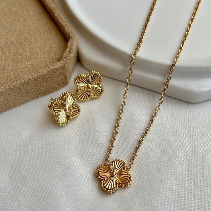 Golden clover Necklace & Earrings