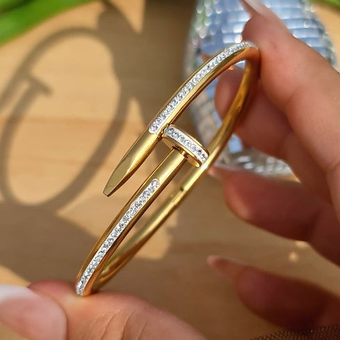 Stone Nail Handcuff