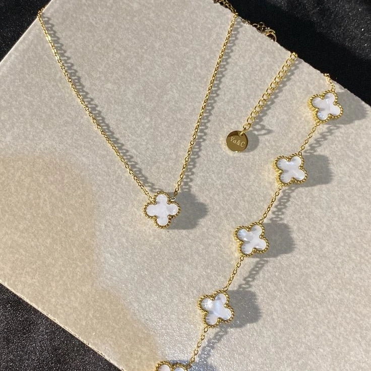 White Clover 2pcs set (Necklace & Bracelet)