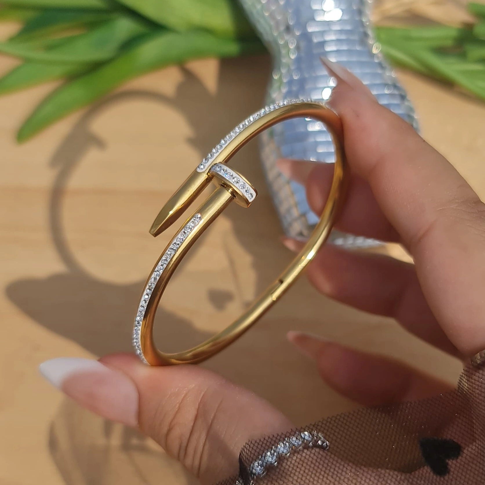 Stone Nail Handcuff