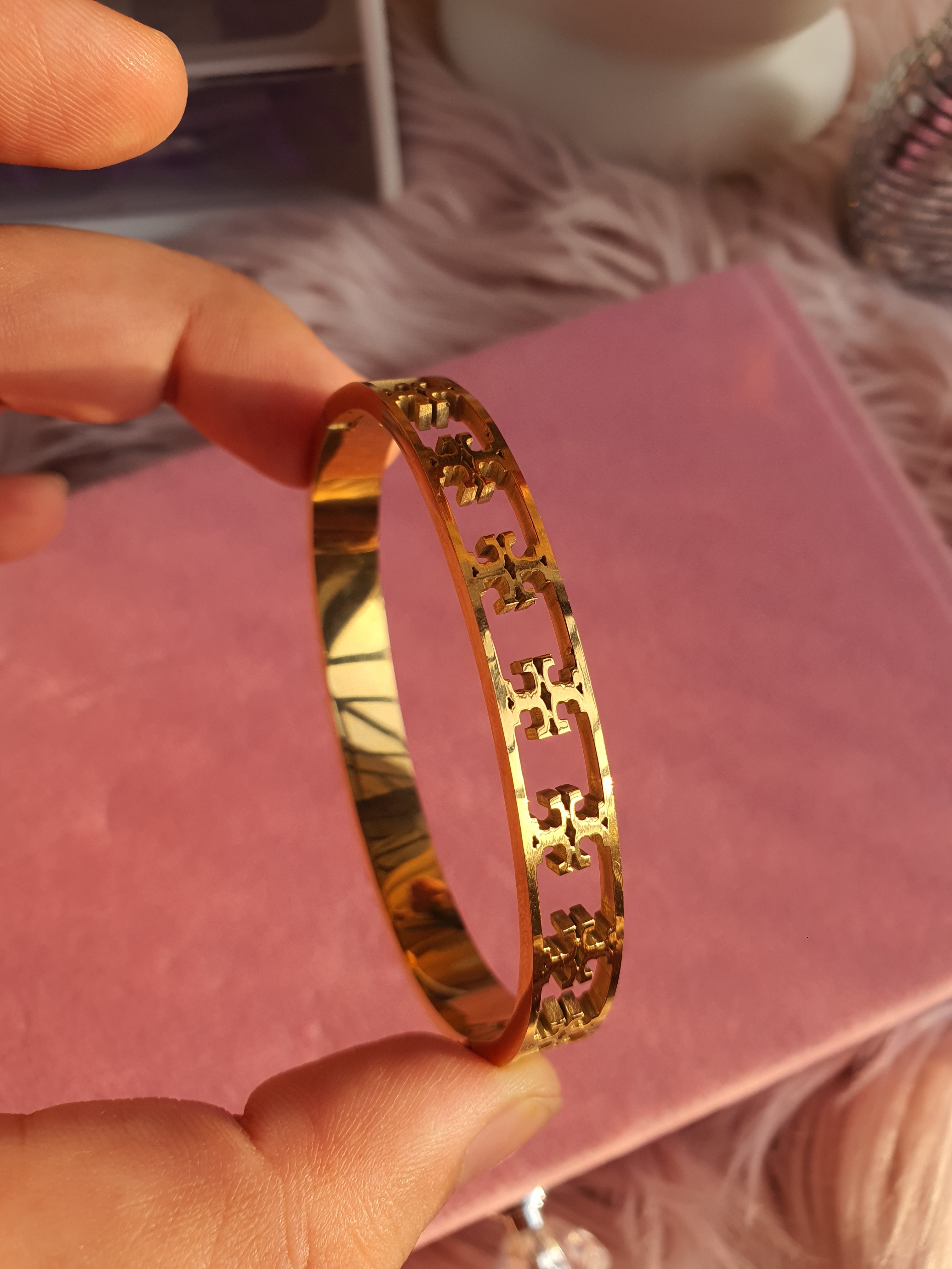 Tori Golden Handcuff