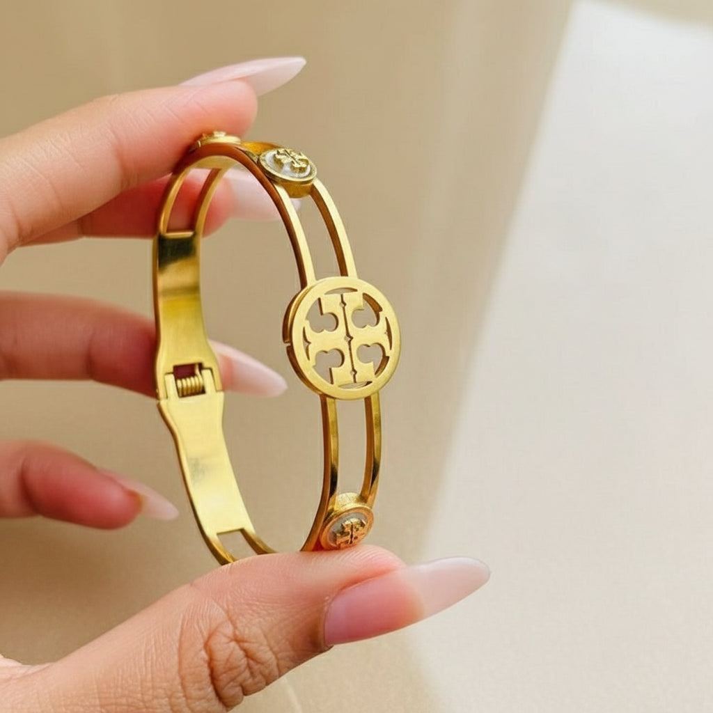 Tori Gold Handcuff