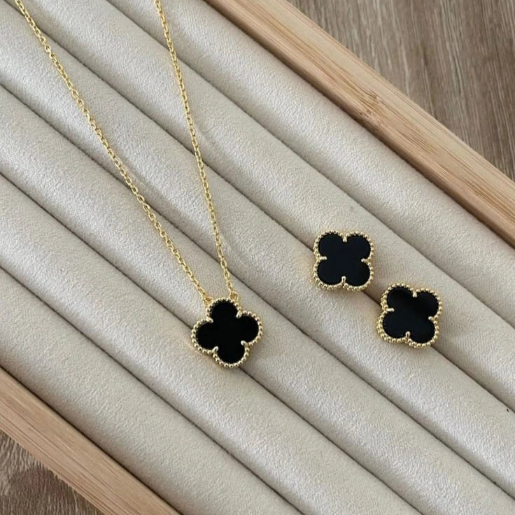 Black clover 2pcs set (Necklace & Earrings)